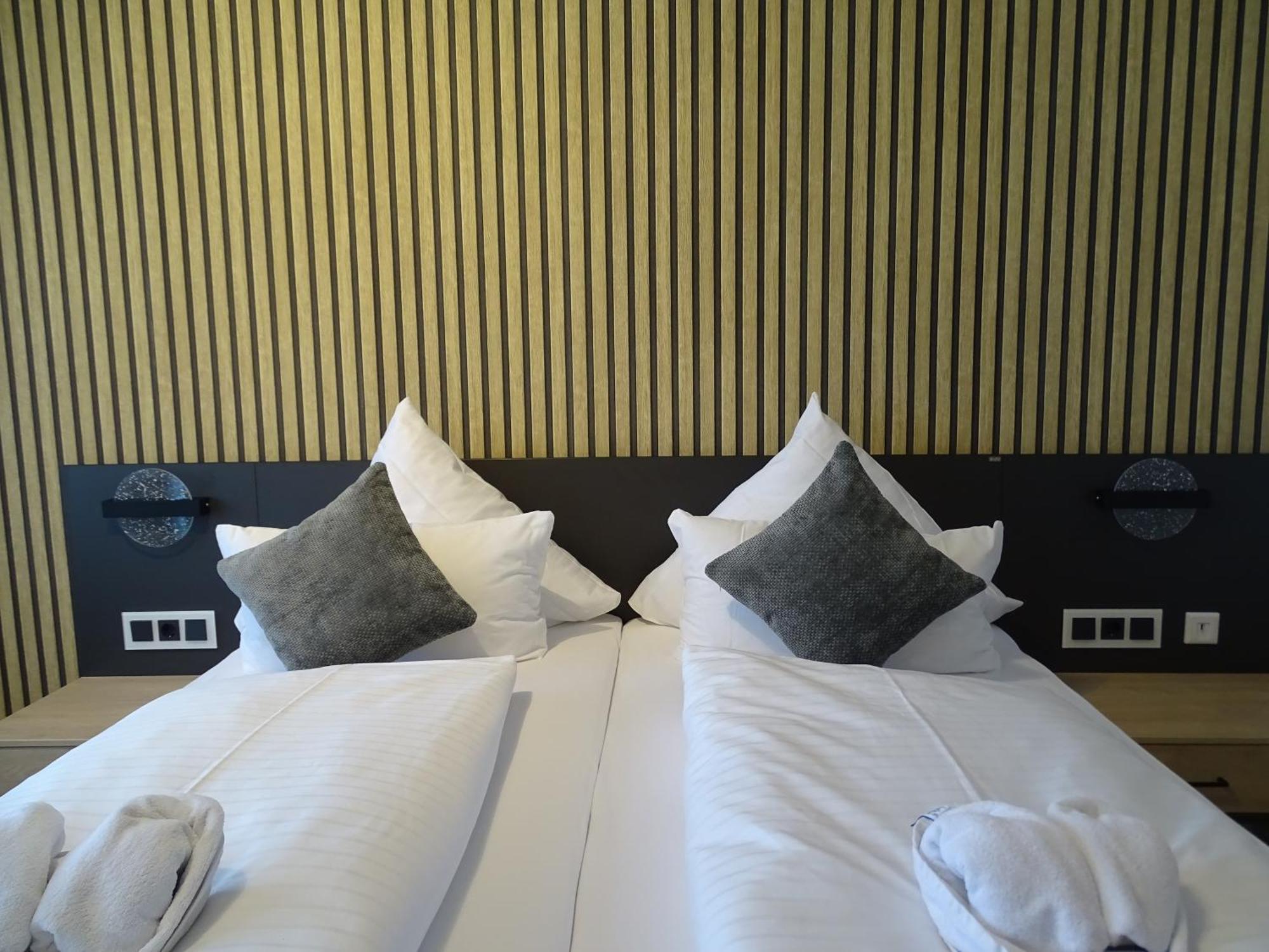 Hotel Zur Therme 巴德韦斯特科特 外观 照片