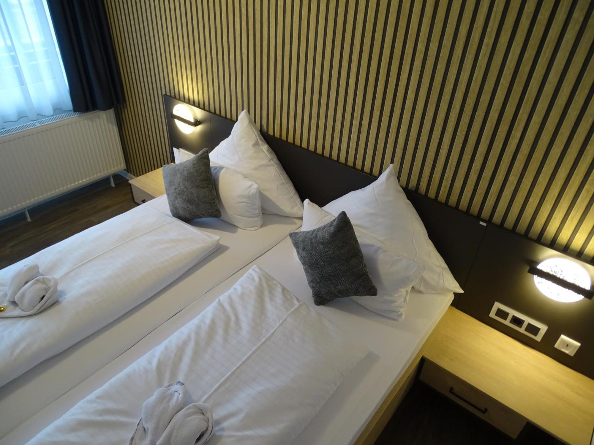 Hotel Zur Therme 巴德韦斯特科特 外观 照片