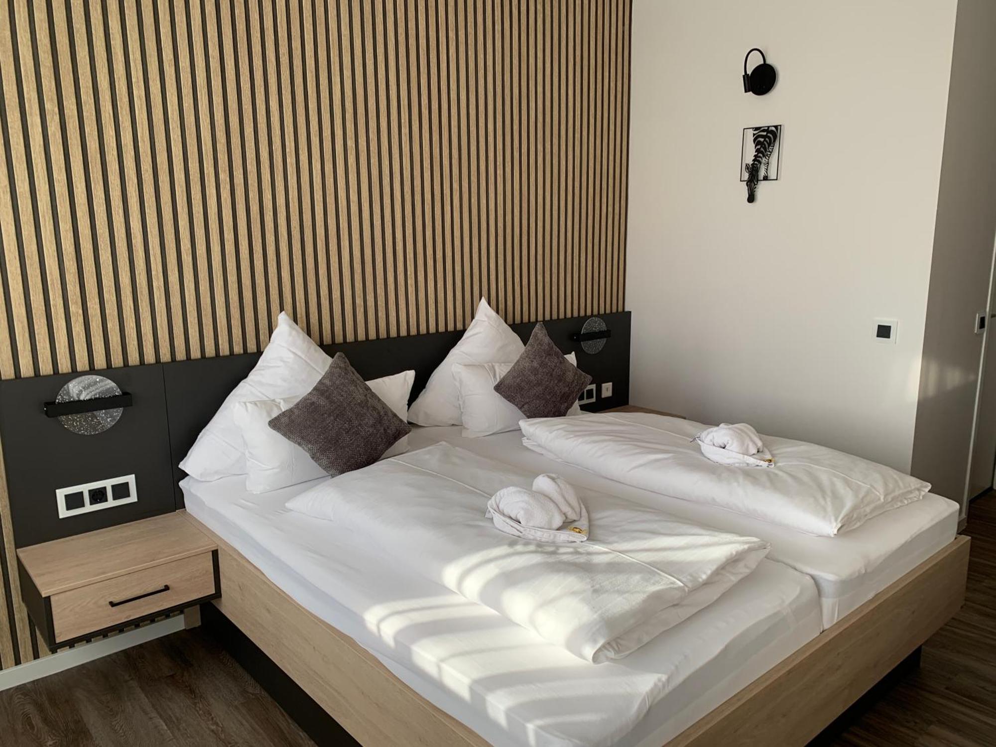 Hotel Zur Therme 巴德韦斯特科特 外观 照片